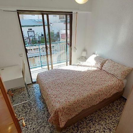 Central Accommodation Аликанте Екстериор снимка
