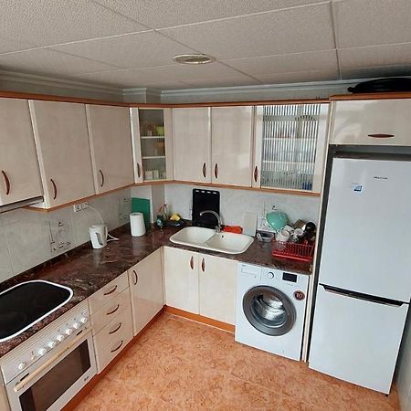 Central Accommodation Аликанте Екстериор снимка