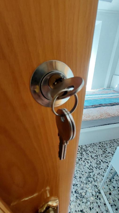 Central Accommodation Аликанте Екстериор снимка