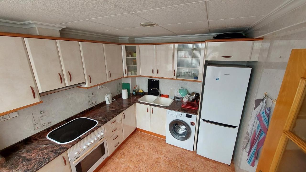 Central Accommodation Аликанте Екстериор снимка