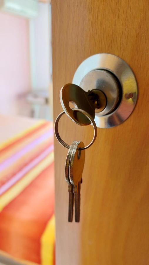 Central Accommodation Аликанте Екстериор снимка