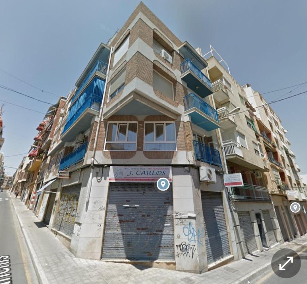Central Accommodation Аликанте Екстериор снимка